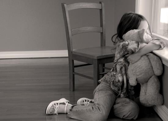Dziecko ofiara przemocy domowej Formy krzywdzenia dzieci: zaniedbywanie potrzeb dziecka, bicie i