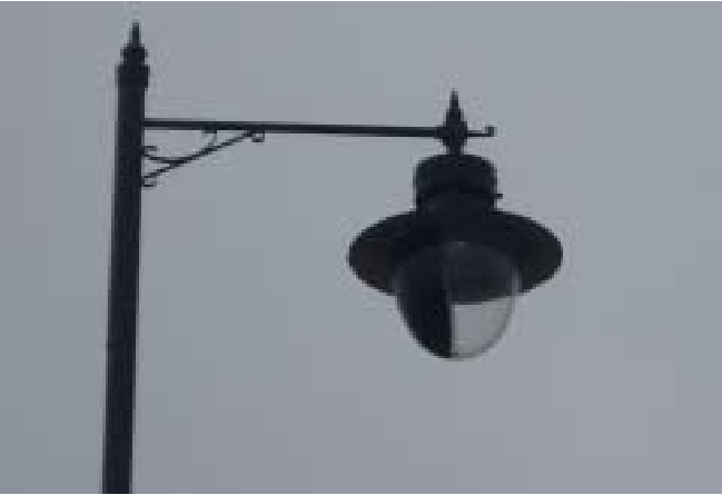 2 Przykład wykonania oświetlenia drogi przy wykorzystaniu lamp o ukierunkowanym strumieniu światła minimalizującego wabienie owadów i nietoperzy [169] Znaczące pozytywne skutki przynosi stosowanie