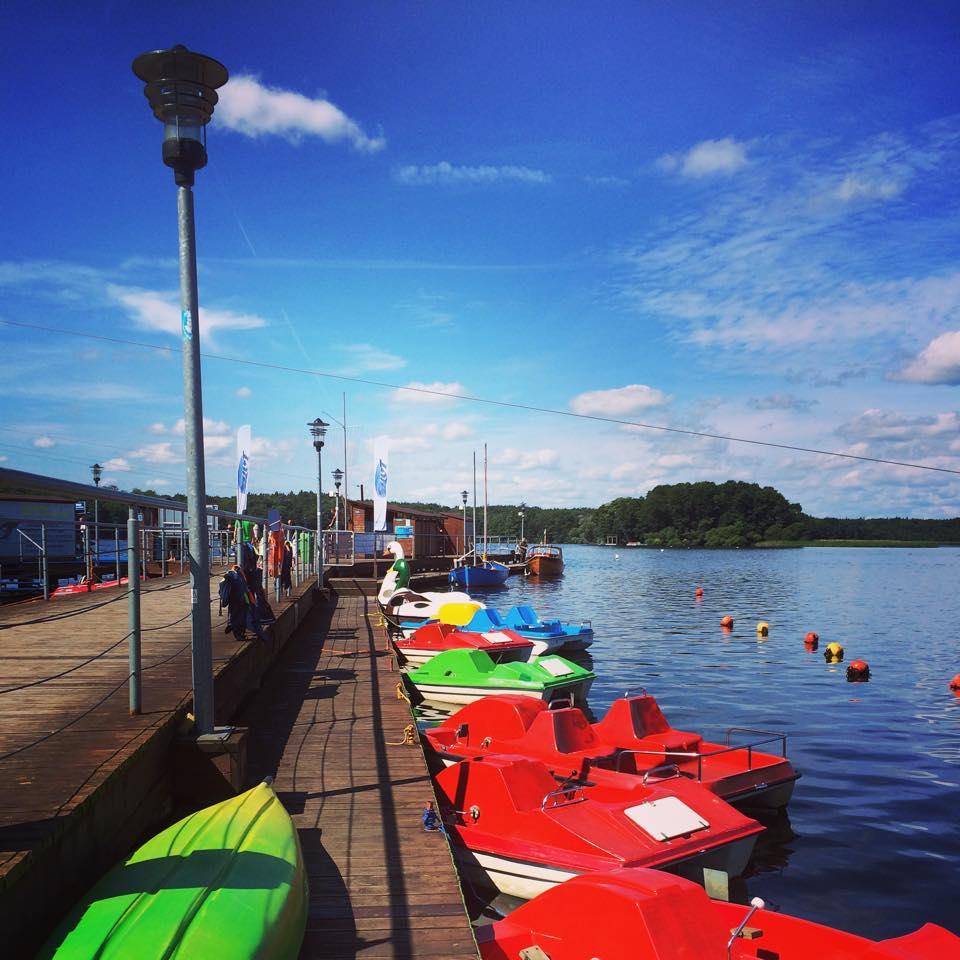 WakePark Szczecinek Wypożyczalnia sprzętu wodnego Zlokalizowana w kompleksie Wyciągu do Nart Wodnych i