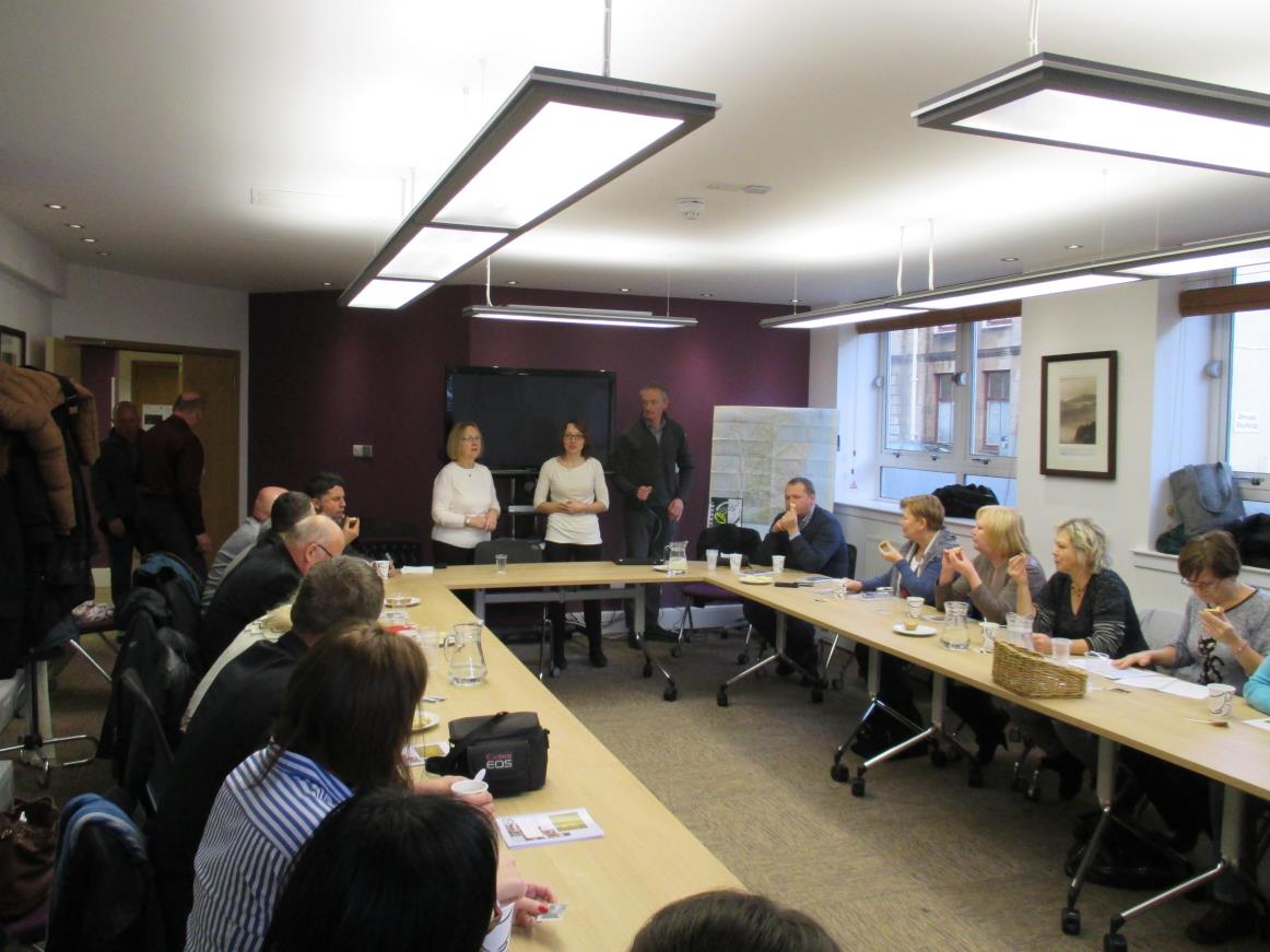 Dzień czwarty (11.12.2014 r.) Dzień czwarty rozpoczął się spotkaniem z członkami Agryll and the Island LAG w Oban Panią Sheilą Mclean i Panem Rossem Lilley, którzy zaprezentowali funkcjonowanie LAG.