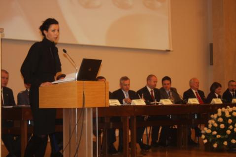 Strona1 Projekt Polska bez Korupcji stanowi kontynuację i rozszerzenie programu Małopolska bez Korupcji prowadzonego przez Instytut Kościuszki w 2008 roku.