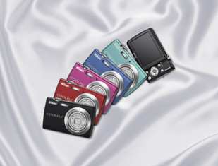 COOLPIX S220. Wszystkie cztery wyróŝniają się wyjątkową stylistyką, a uŝytkownikom gwarantują dodatkowo szybkość i łatwość obsługi.