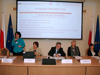 Zaprezentowało się pięć spośród organizacji członkowskich Forum 50+: Wielopokoleniowy Klub Wolontariusza, Stowarzyszenie "mali bracia Ubogich", Fundacja na rzecz
