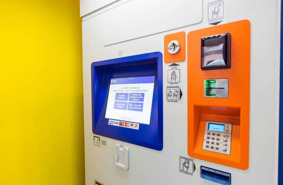 Nieograniczony dostęp AUTOMAT STACJONARNY Obsługa płatności gotówkowych i
