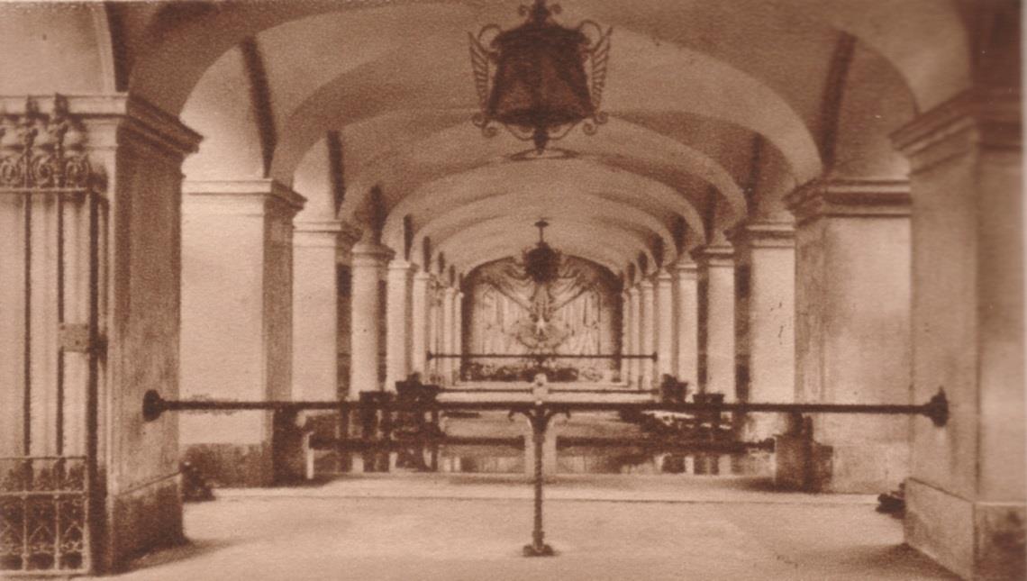 ג וננעא אה stów. Było również przysposobienie wojskowe i orkiestra; śpiewano Jeszcze Polska. Marsz przechodził m.in.