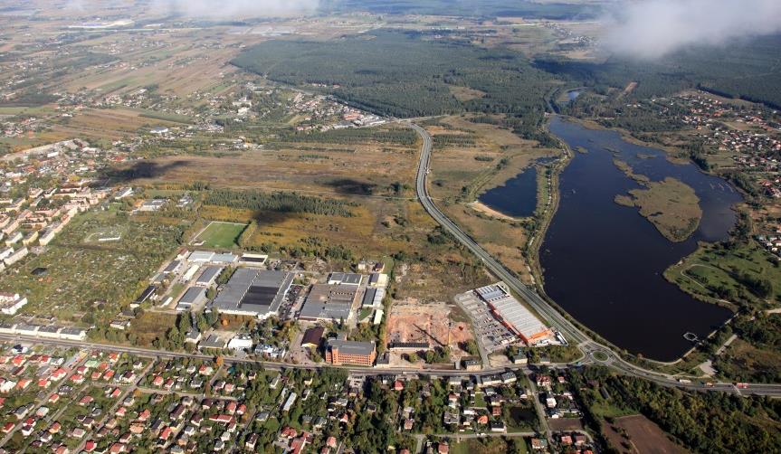 PIOTRKÓW TRYBUNALSKI Piotrków Trybunalski jest drugim w województwie łódzkim centrum przemysłowym, usługowym, edukacyjnym i kulturalnym. Miasto liczy 76 tysięcy mieszkańców.