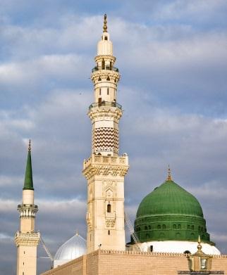 Wyjątkowość modlitwy zbiorowej Wysłannik Allaha )ﷺ( powiedział: Modlitwa mężczyzny w grupie przewyższa jego modlitwę w domu lub modlitwę w sklepie (miejscu pracy) od 23 do 29 razy (jest to nagroda).