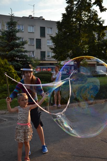 ANIMACJE Z BAŃKAMI MYDLANYMI : Zabawa z bańkami będzie na Twojej imprezie ciekawa i zróżnicowana.
