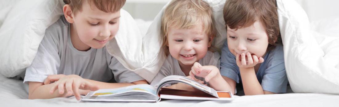 Głośne czytanie małym dzieciom przez rodziców lub opiekunów Już wtedy, właśnie w domu rodzinnym, jest