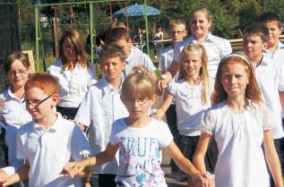 - Wiem o tym doskonale, ale chyba ju ponaprawiali, bo interweniowa- ³em i u pana Strzelczaka, i pana Kubiaka (pracownicy spó³ki Oœwietlenie Uliczne i Drogowe w Kaliszu- przyp. red).