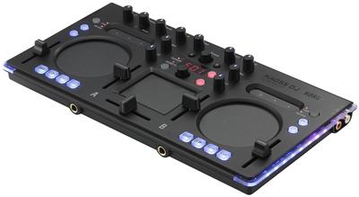 DJ 13762 KAOSS PAD 3+ procesor efektów / sampler 1 549 PLN KAOSS PAD słynący z intuicyjnego touchpada ujrzał światło dzienne w 2006 roku.