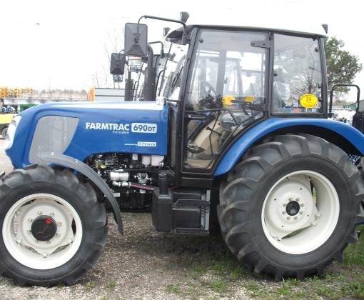 Układy hydrauliczne firmy Bosch Rexroth w ciągnikach rolniczych Farmtrac PI 090028 Ciągnik FT 7110DT Ciągnik serii 600 (na zdjęciu FT 690DT) Firma Bosch Rexroth posiada wieloletnie doświadczenie w