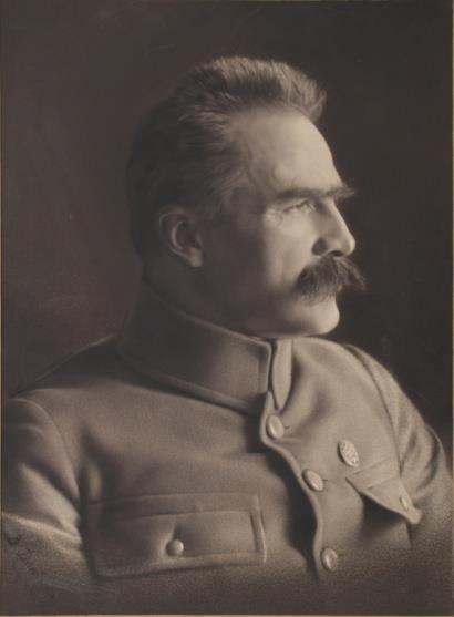Muzeum Wojska powołane zostało dekretem Naczelnego Wodza, Marszałka Józefa Piłsudskiego w dniu 22 kwietnia 1920 roku.