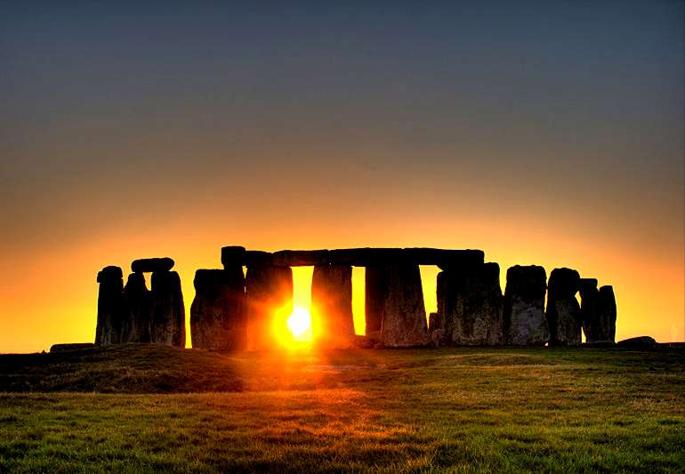 Stonehenge najsłynniejsza europejska budowla megalityczna pochodząca z epoki neolitu i brązu.