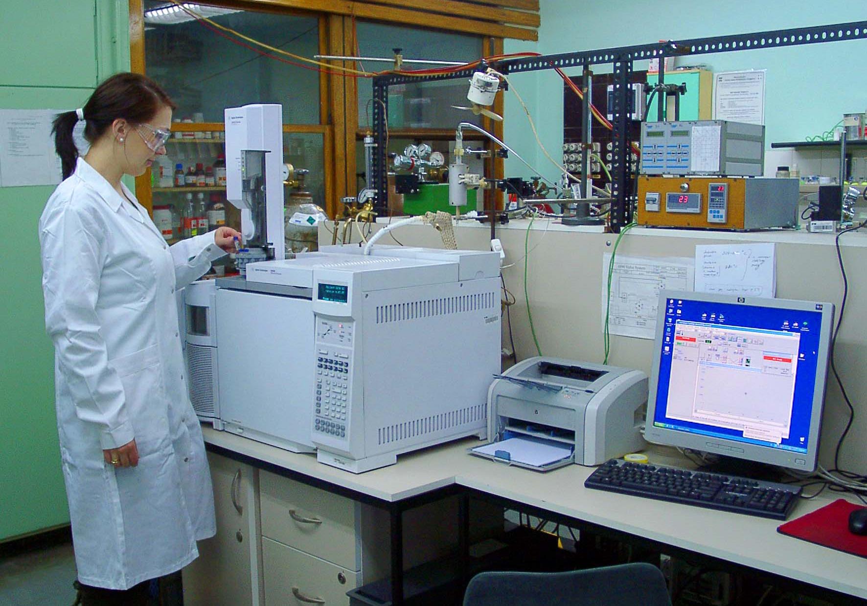 Nasze laboratoria i pracownie Chromatograf gazowy Agilent 6890 Wysokiej klasy