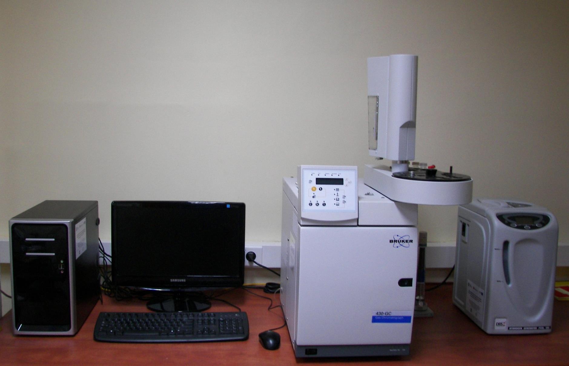 Nasze laboratoria i pracownie Chromatograf gazowy Bruker 430-GC Nowoczesny
