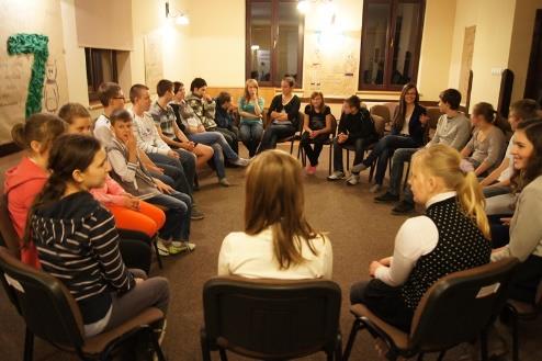 naukę poszczególnych przedmiotów. Zależy nam by wskazywać młodzieży związek między wiedzą teoretyczną, a praktycznym jej wykorzystaniem.