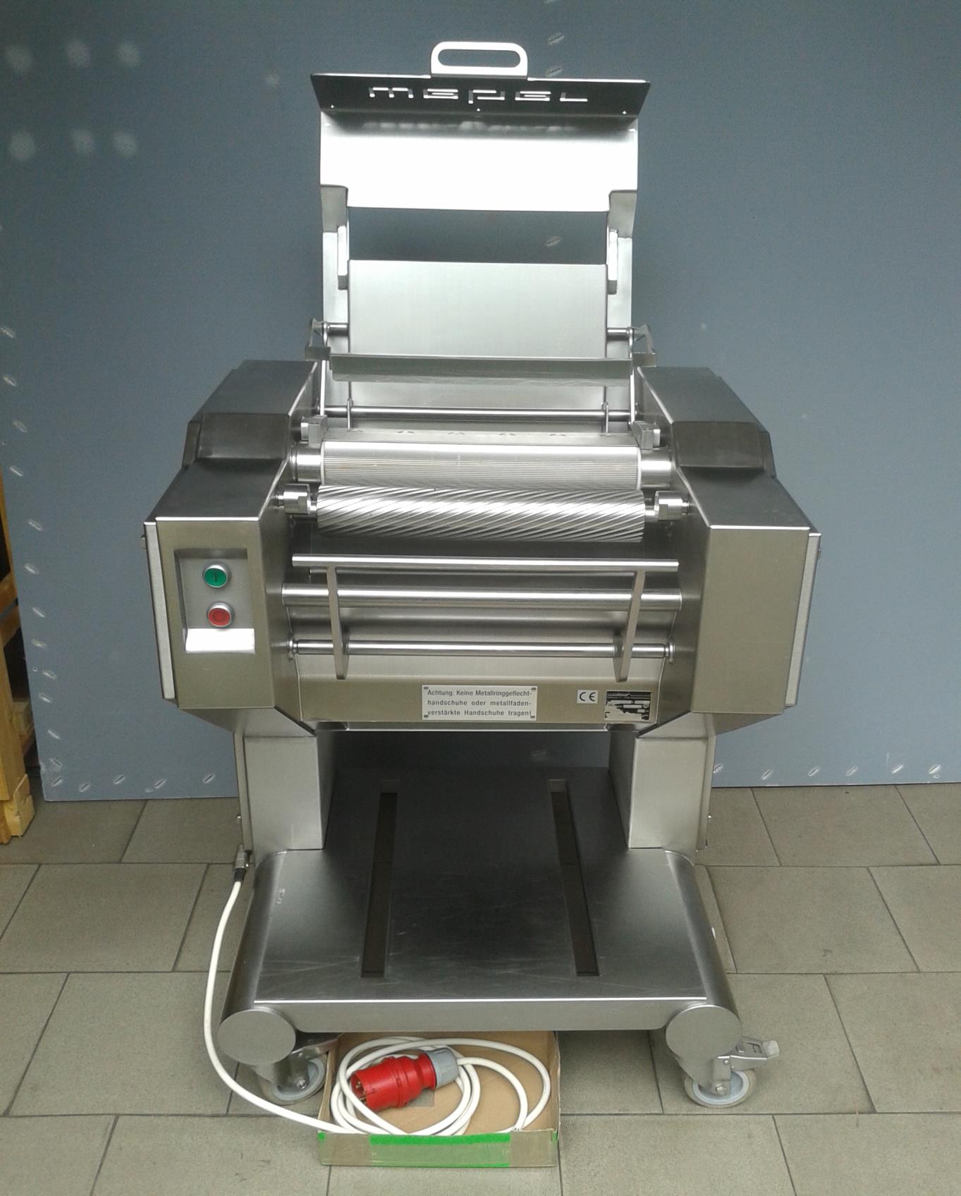 Odbłaniarka Weber ASE 400 Maszyna jest przeznaczona do zdejmowania błon mięsnych po rozbiorze anatomicznym Maszyna pokazowa, sporadycznie
