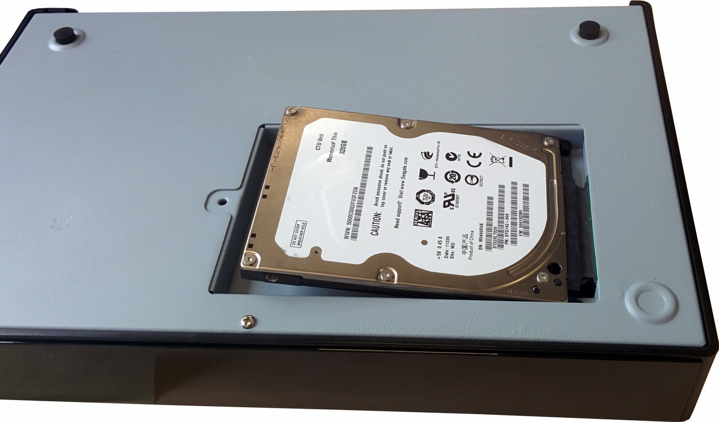 6 Instalacja wewnętrznego HDD: Zalecamy na bieżąco archiwizować dane na