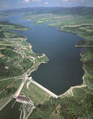 Tutaj zdjęcie lotnicze czorsztyna Jezioro