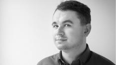 Adam Przybyła Linux System Engineer w jednej z wrocławskich korporacji, zajmujący się rozwojem narzędzi wspomagających procesy budowy aplikacji oraz adaptacją dystrybucji Linux-a pod wymagania