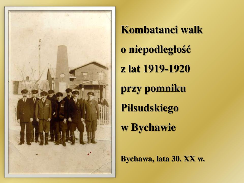 1919-1920 przy pomniku