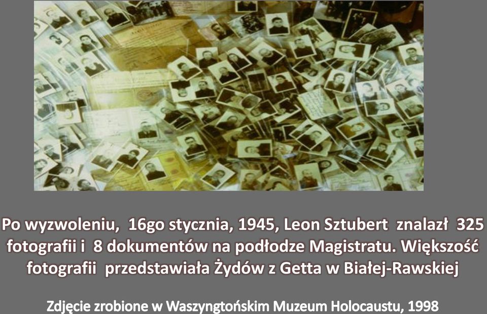 dokumentów na podłodze Magistratu.