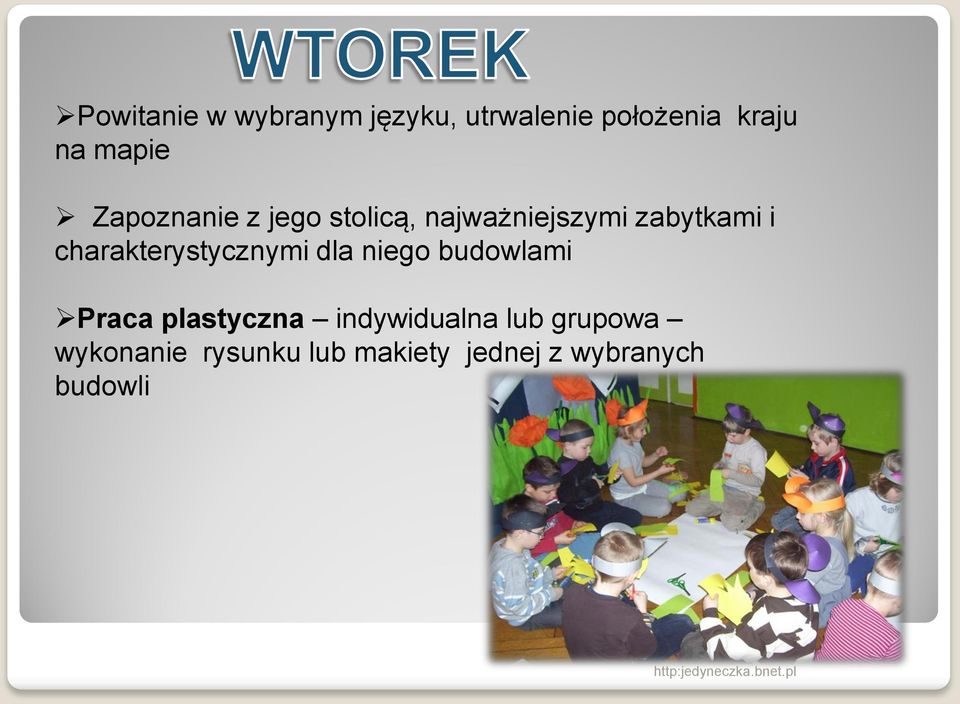 charakterystycznymi dla niego budowlami Praca plastyczna
