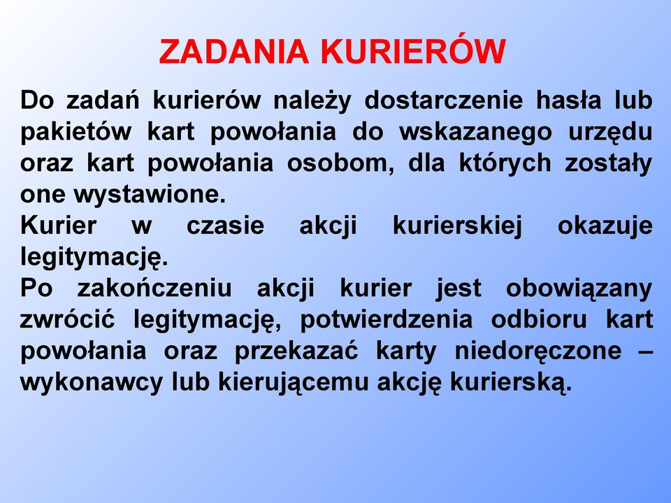 Kurier w czasie akcji kurierskiej okazuje legitymację.