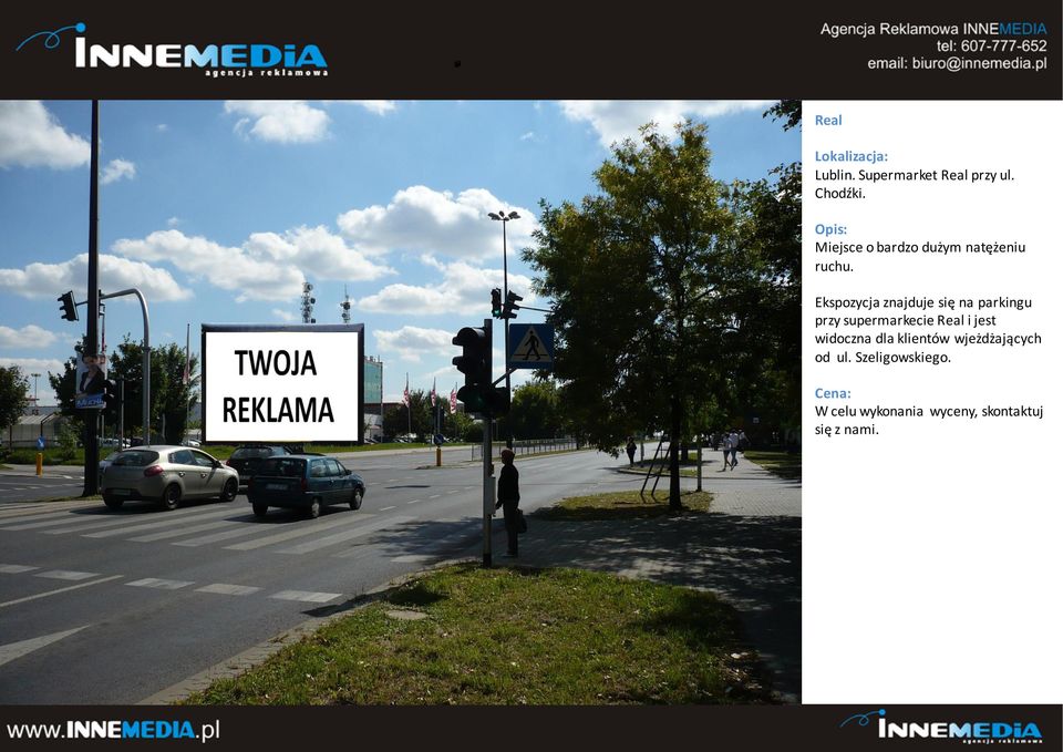 Ekspozycja znajduje się na parkingu przy