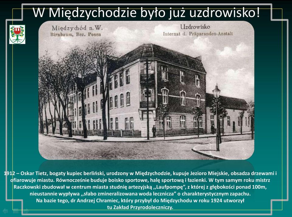 Równocześnie buduje boisko sportowe, halę sportową i łazienki.