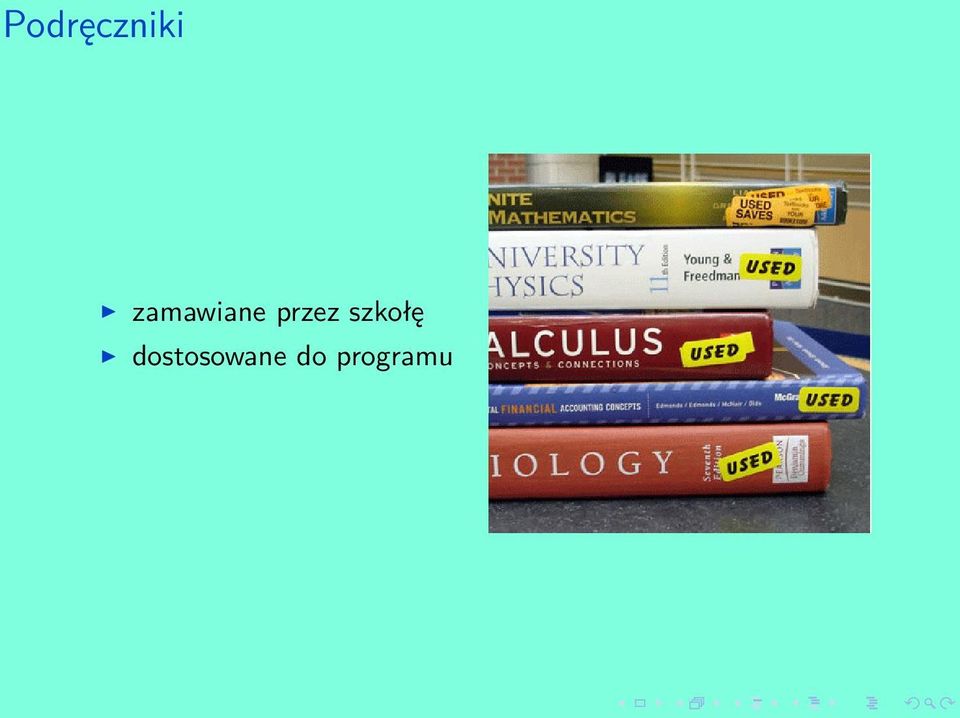 przez szkołę