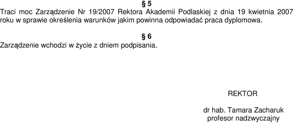powinna odpowiadać praca dyplomowa.