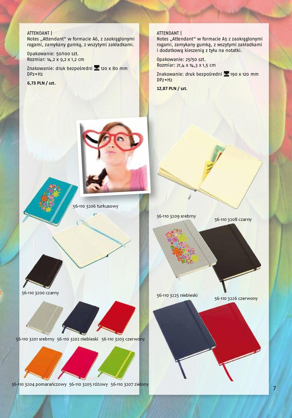 ATTENDANT Notes Attendant w formacie A5 z zaokrąglonymi rogami, zamykany gumką, z wszytymi zakładkami i dodatkową kieszenią z tyłu na notatki. Opakowanie: 25/50 szt.