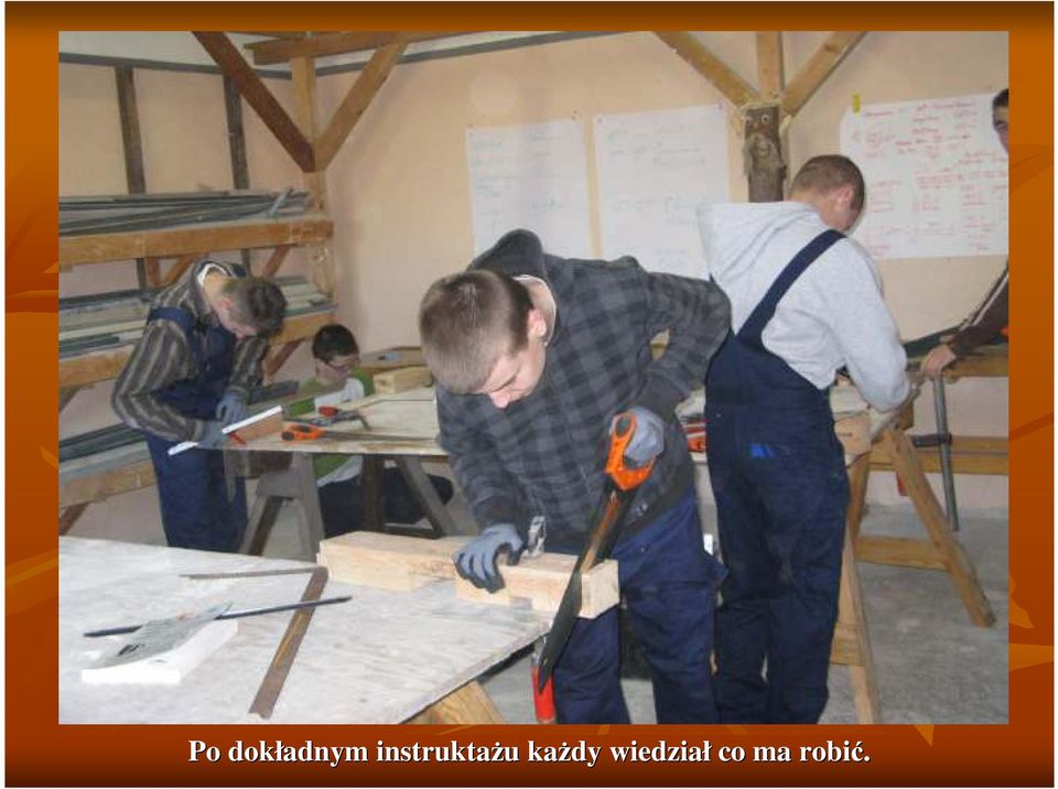 każdy