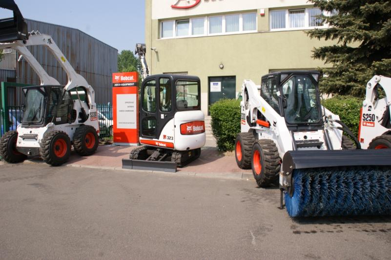 siedlak@asco-eq.pl DANIEL KOŁODZIEJCZYK tel. 609-889-940 Bobcat woj. lubelskie, podkarpackie e-mail: daniel.kolodziejczyk@asco-eq.