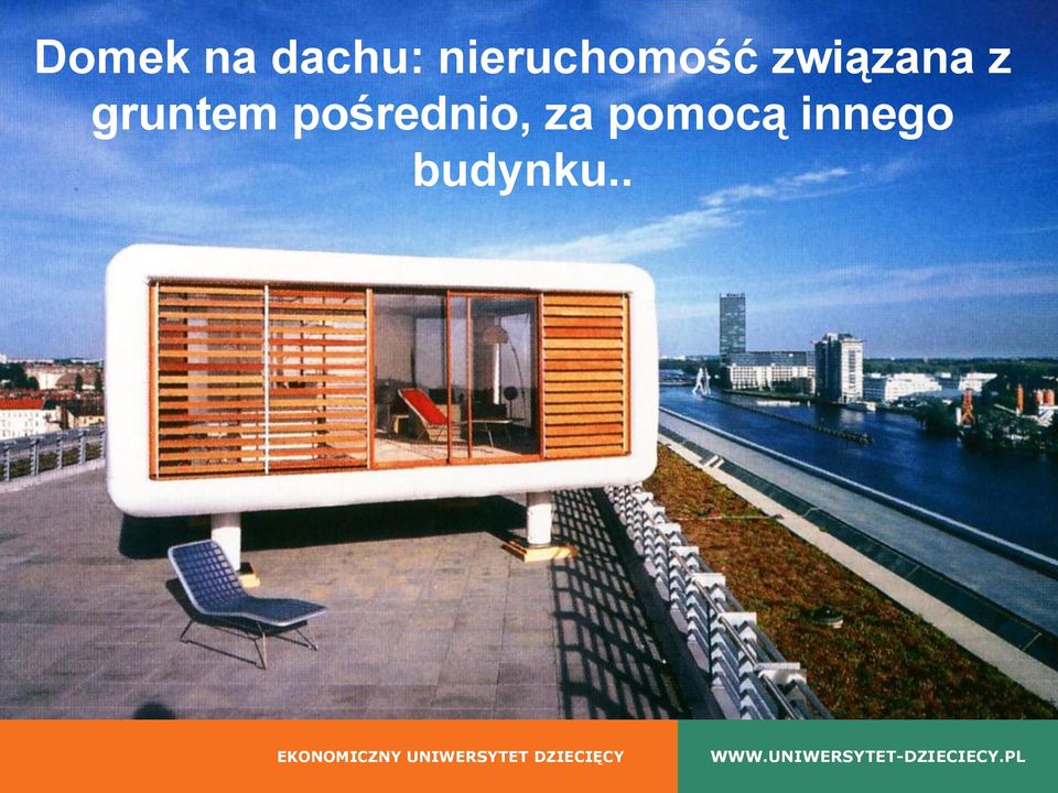 z gruntem pośrednio,