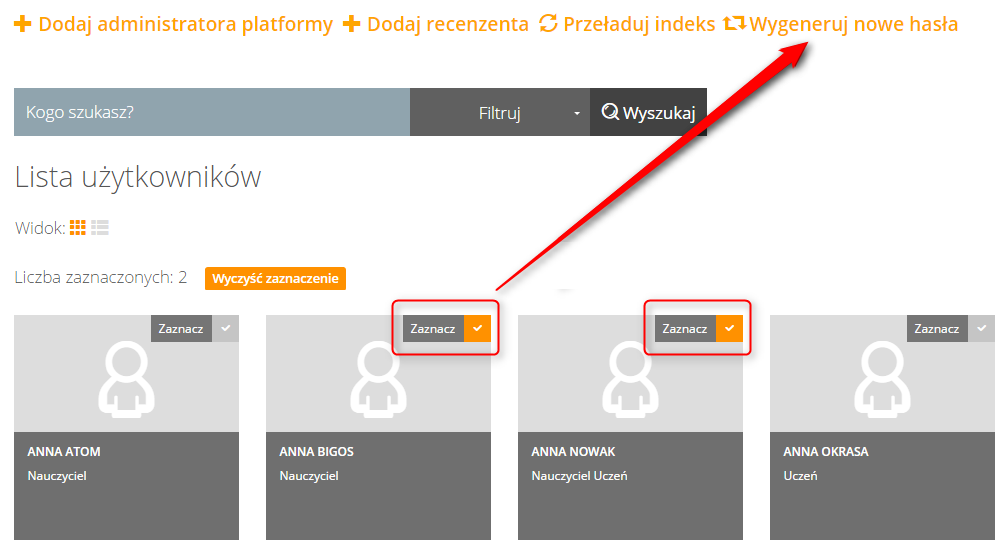 Po utworzeniu kont rodziców, automatycznie wygenerowany zostanie plik PDF z listą utworzonych kont zawierający adresy e-mail użytkowników wraz z wygenerowanymi przez system hasłami, umożliwiając