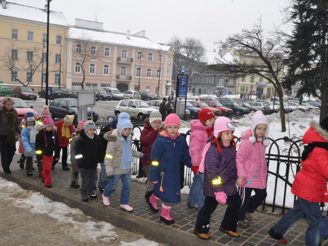 W drodze do przedszkola i na wycieczkach zwracamy