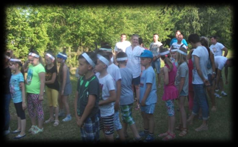 9 czerwca 2015r. odbył się piknik rodzinny klasy 2c na placu zabaw Kopanina. Dzieci przygotowały wierszyki, życzenia, piosenkę i upominki dla rodziców.