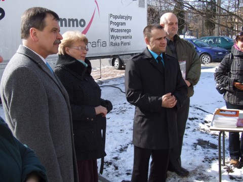 W pierwszym dniu akcji wykonywania bezpłatnych badań profilaktycznych w Skarżysku-Kamiennej gościła wojewoda świętokrzyski Bożentyna Pałka-Koruba.