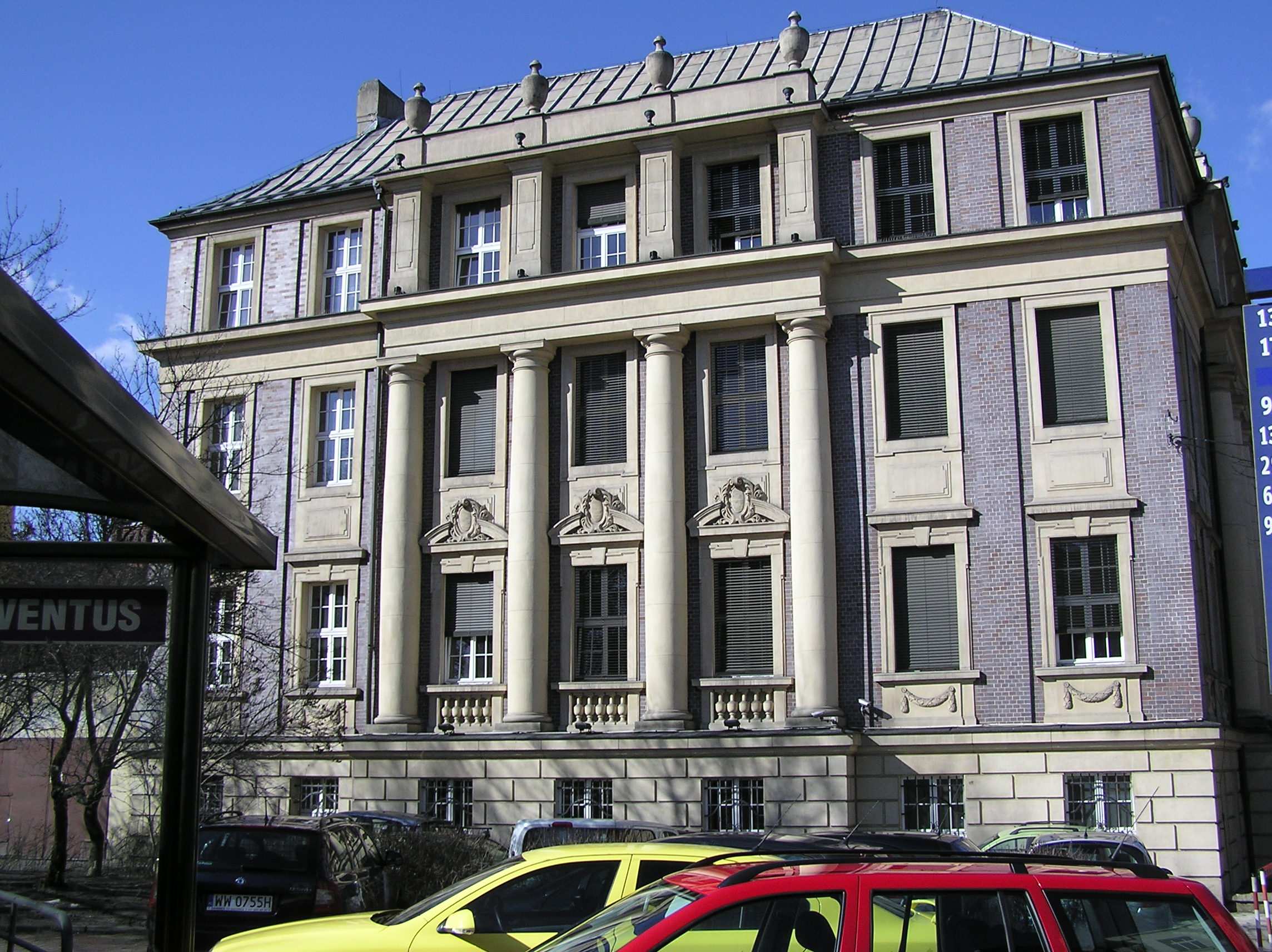 Nr: 1114/02/12 Zadanie: EKSPERTYZA TECHNICZNA Temat: Inwestor: OCENA NOŚNOŚCI KONSTRUKCJI WIĘŹBY DACHOWEJ PO ZMIANIE POKRYCIA NA DACHÓWKĘ DACHU BUDYNKU SĄDU OKRĘGOWEGO W KATOWICACH PRZY Ul.
