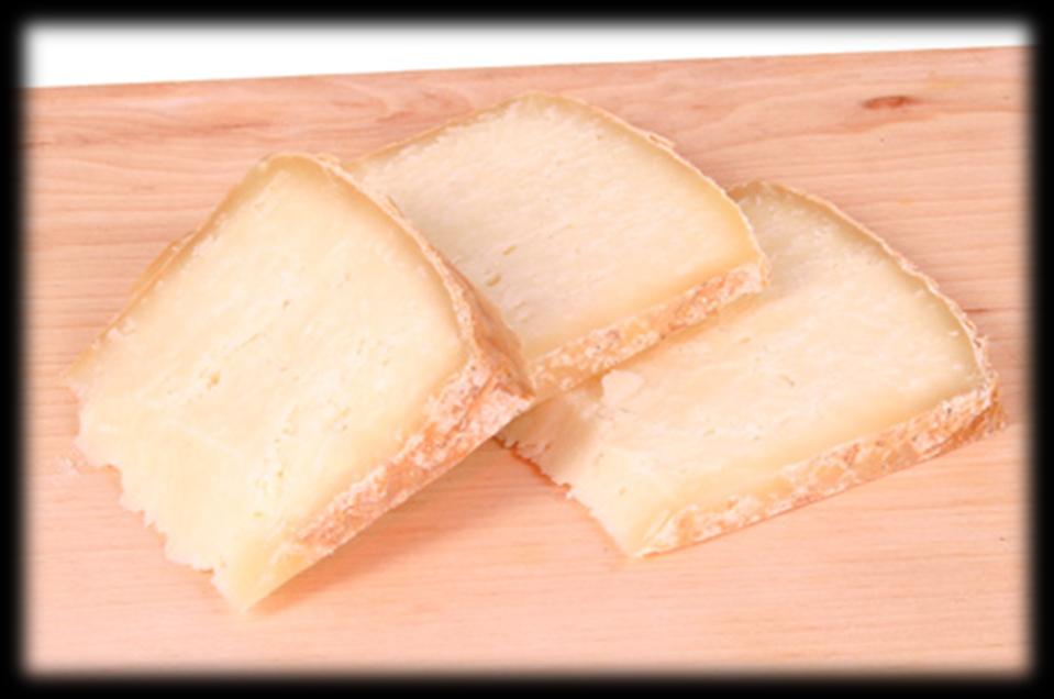 PECORINO TOSCANO STAGIONATO Jest to bardzo popularna odmiana serów pecorino, posiada wyrazisty, ostry, słony smak. Często można zetknąć się ze słodką nutą orzechów.