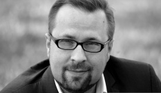 prywatnego jak i publicznego, jako konsultant zadaniowy. Specjalistka z zakresu procesów finansowych.