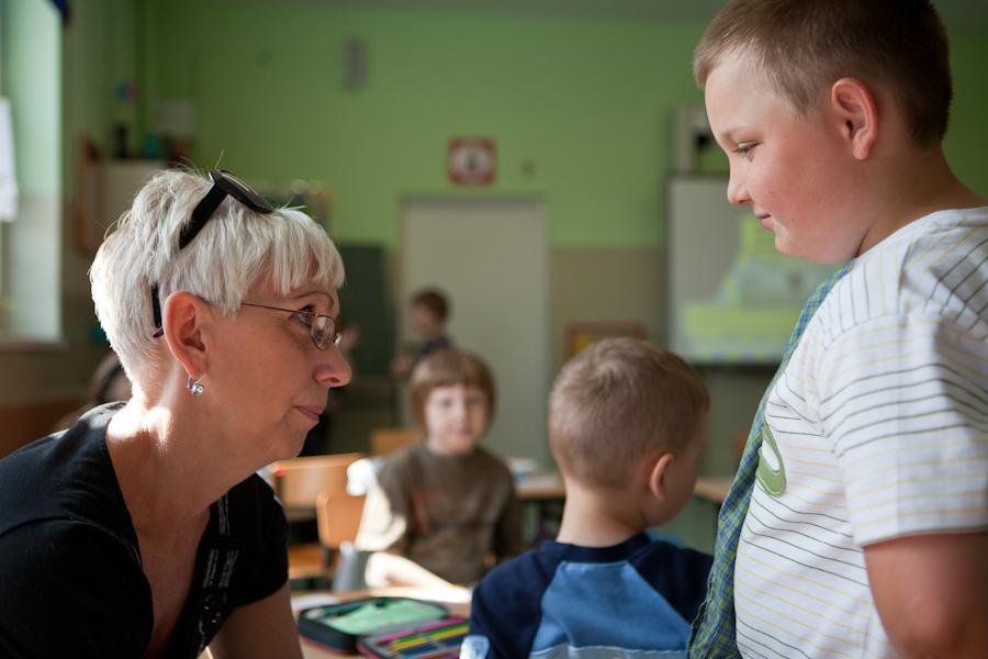 wzbogacenie metod pracy wzrost statusu nauczyciela wzrost motywacji do nauki uczą się