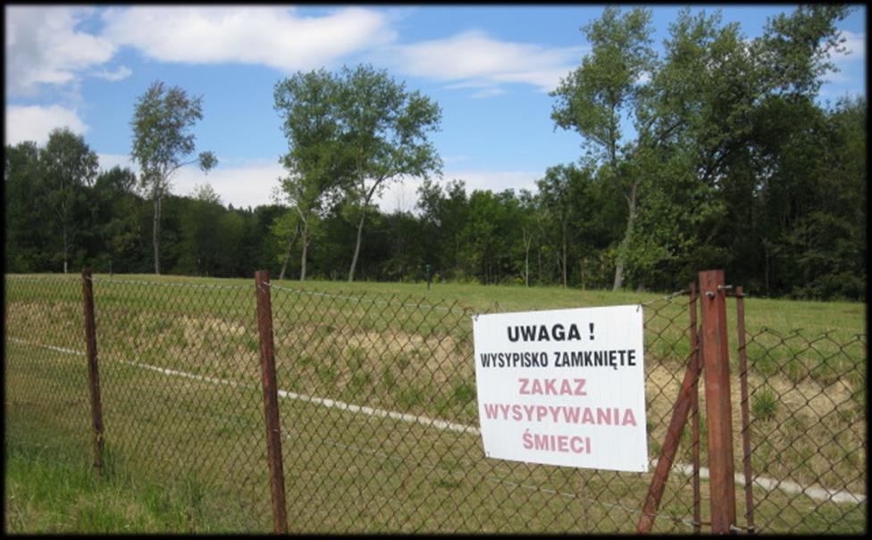 Fot. 1. Składowisko odpadów w Lanckoronie Fot. 2.