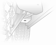 Pielęgnacja samochodu 185 2. Poluzować każdą śrubę koła o pół obrotu, korzystając z klucza do kół. Każdorazowo upewnić się, że klucz jest pewnie założony.