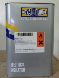 Asortyment zł/l LAKIERY ELEKTROIZOLACYJNE 27,90 5l=139,50zł Lakier ROYALAC 129 (5L) Lakier impregnujący, bazujący na szybko schnących żywicach, w jasnym kolorze.