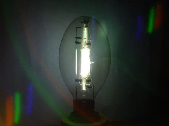 Lampa rtęciowa 1-bańka szklana pokryta luminoforem od wewnątrz, 2-elektrody główne, 3-rezystor zapłonowy, 4-elektroda