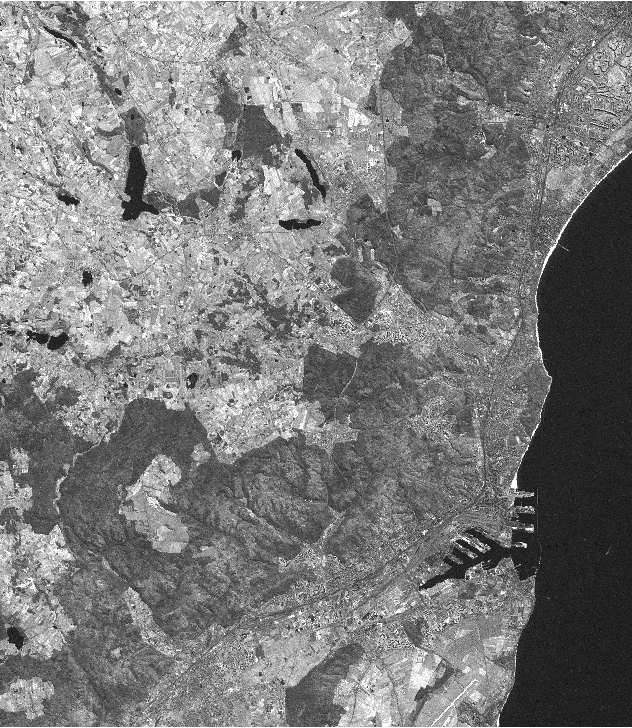 a b c Rys. 3.13 Zdjęcie satelitarne (Landsat) (c) przedstawia modelowany obszar powierzchni Ziemi z nałożoną warstwą rzek.